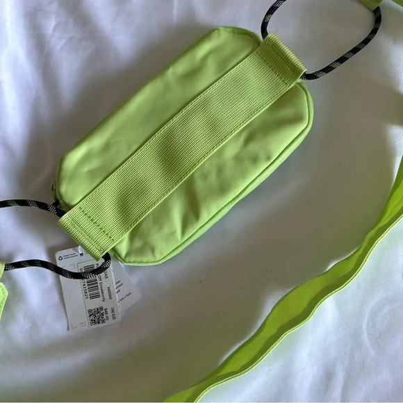 🆕💛 Lululemon Pop it Off Crossbody - Neo Mint - Picture 4 of 6